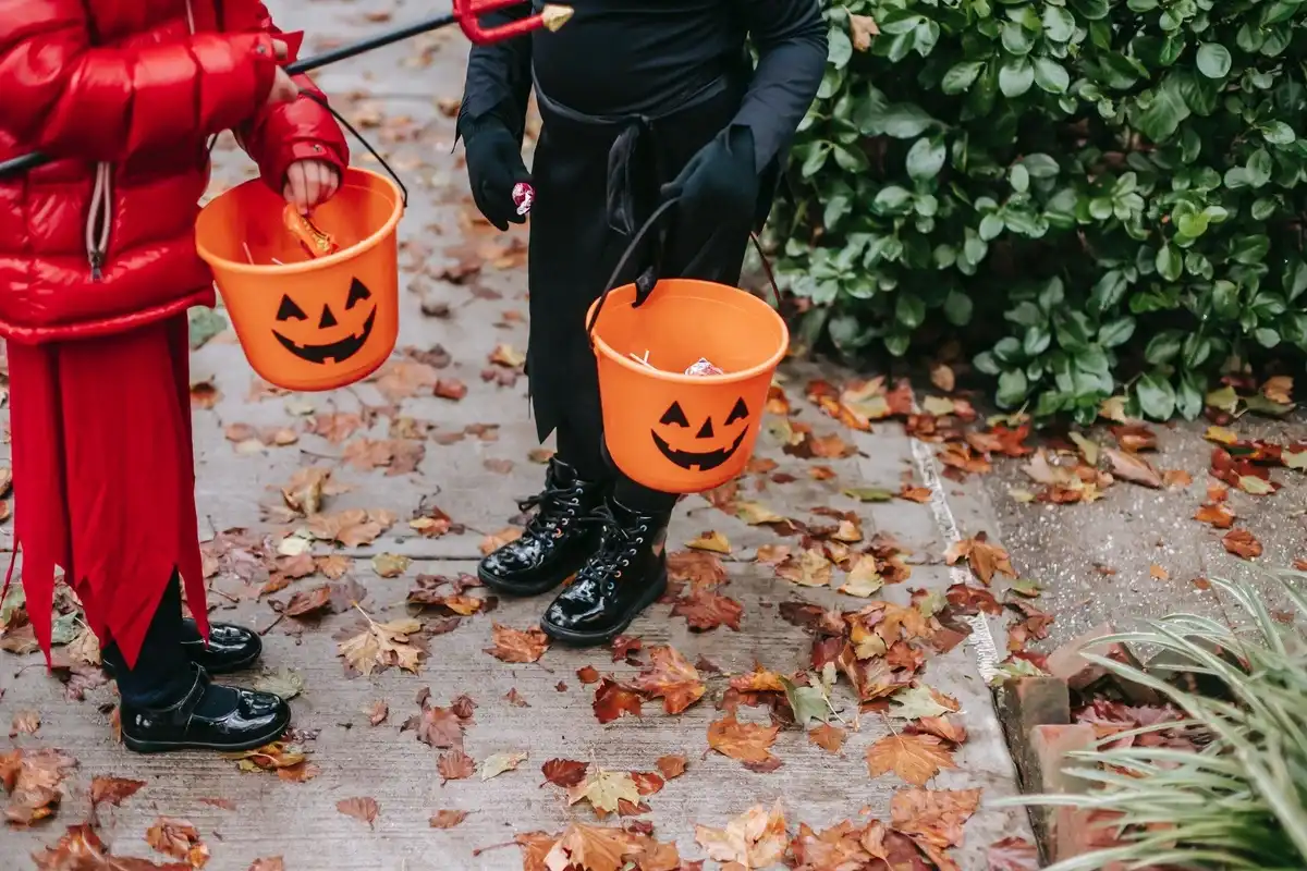 BEST and WORST Halloween Candy for Your Teeth