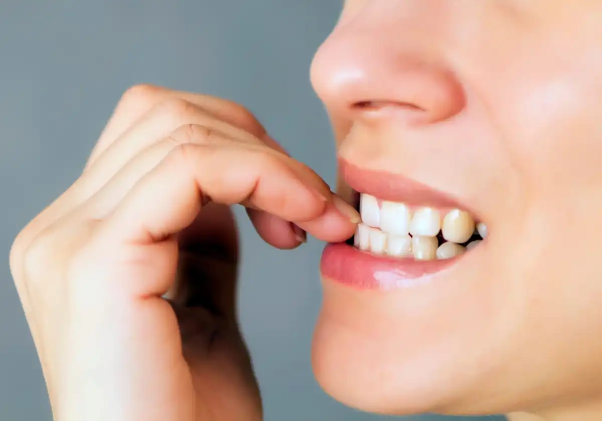 5 Bad Habits That Are Ruining Your Teeth!