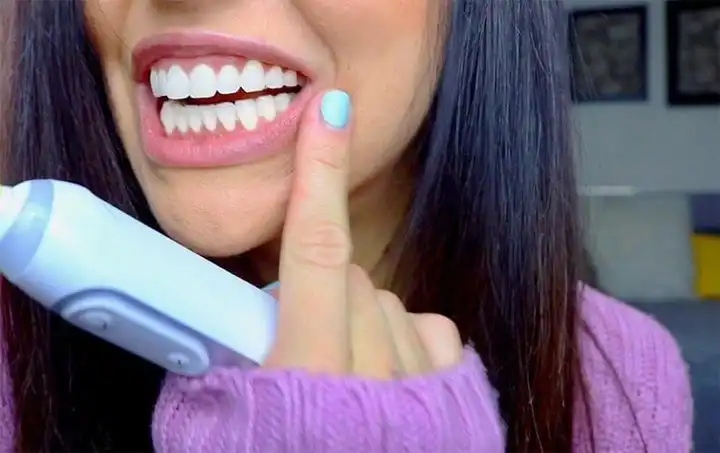 How Long To Leave Whitening Strips & Gels On Teeth