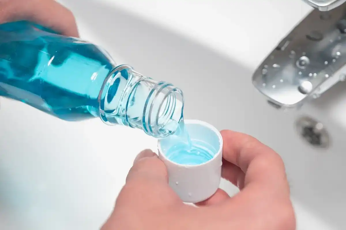 3 Reasons Why Your Mouthwash Burns & How to Stop It