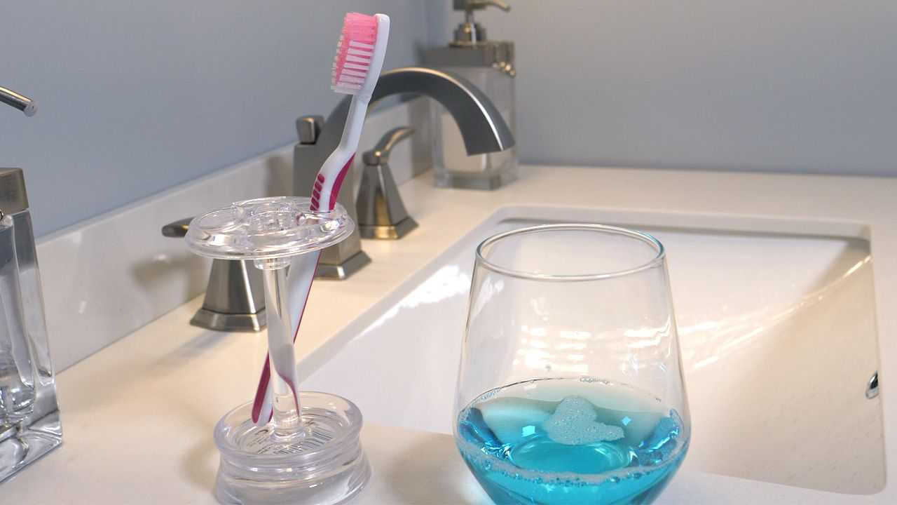 5 Ways To Clean Your Toothbrush & Tongue Scraper 