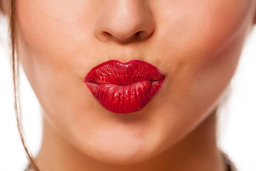 Is Kissing Good For You? 17 Benefits & Oral Health Risks 