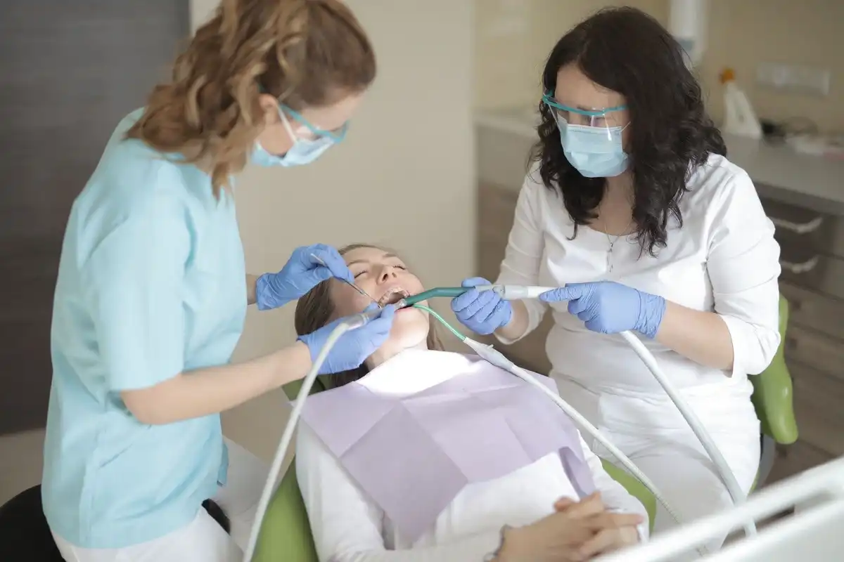 A Day In The Life Of A Dental Assistant