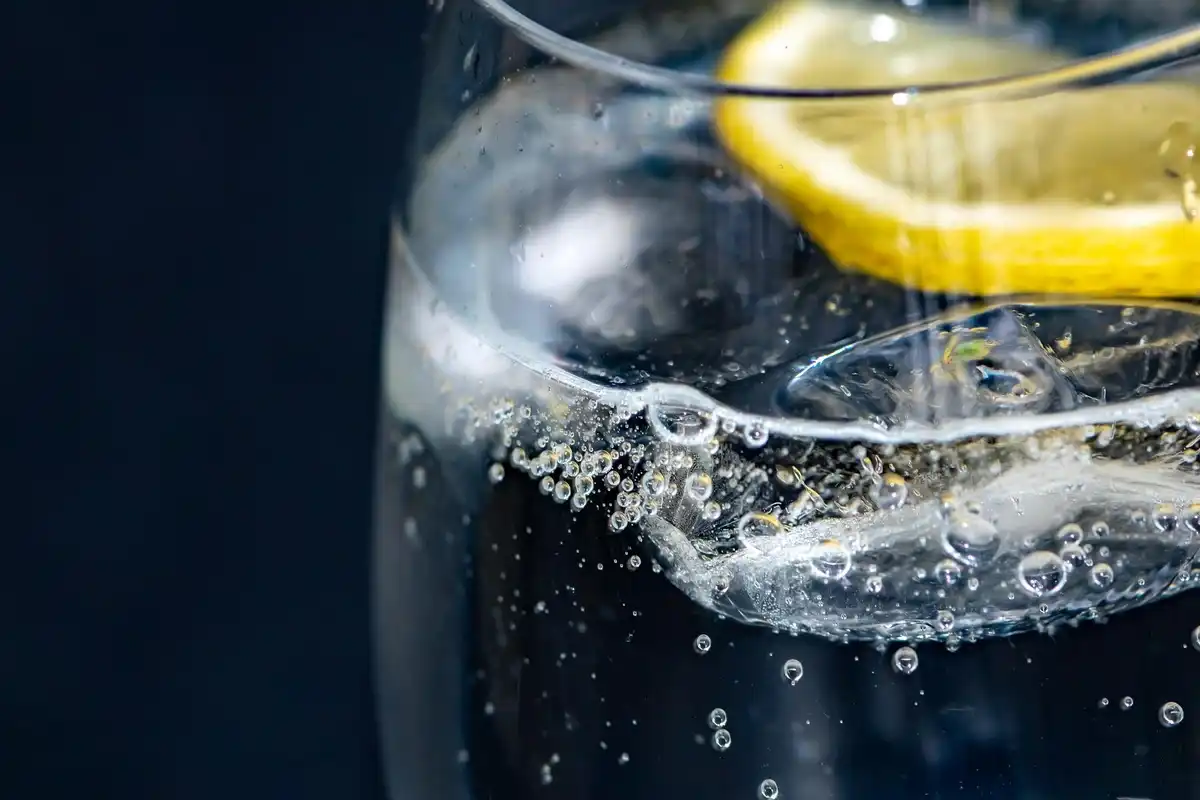 Is Sparkling & Carbonated Water Bad for Teeth